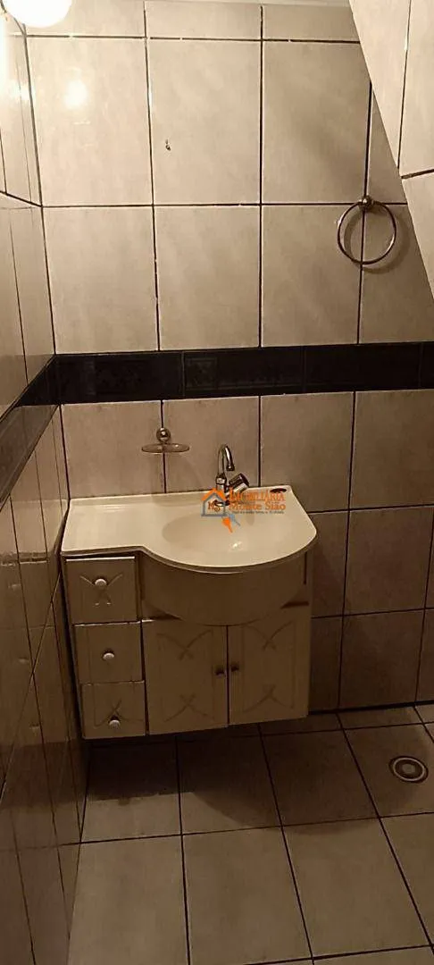 Imagem Sobrado com 3 dormitórios para alugar, 190 m² por R$ 5.800,00/mês - Jardim Tranqüilidade - Guarulhos/SP