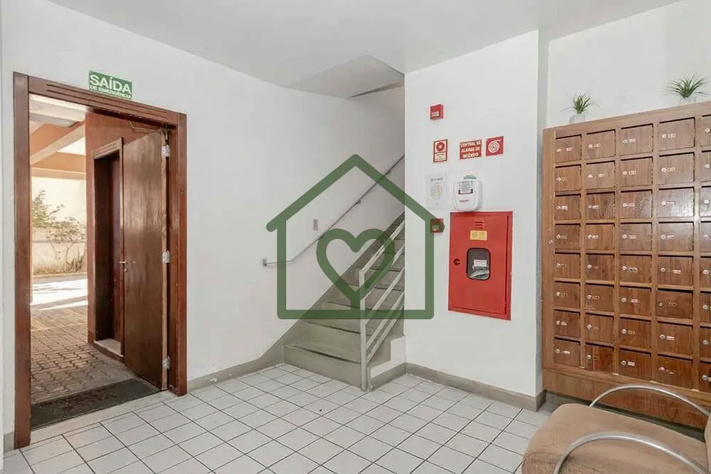 Imagem Apartamento com 3 dormitórios, sendo 1 suíte com armários, banheiro social e suíte com armário,...