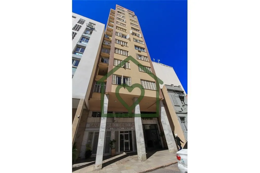 Imagem Apresentamos um encantador apartamento de dois dormitórios localizado no coração do Centro Histó...