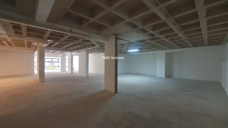 Imagem Loja comercial para locação em São Paulo-SP, Campo Belo: 4 banheiros, 5 vagas, 390m² de área!