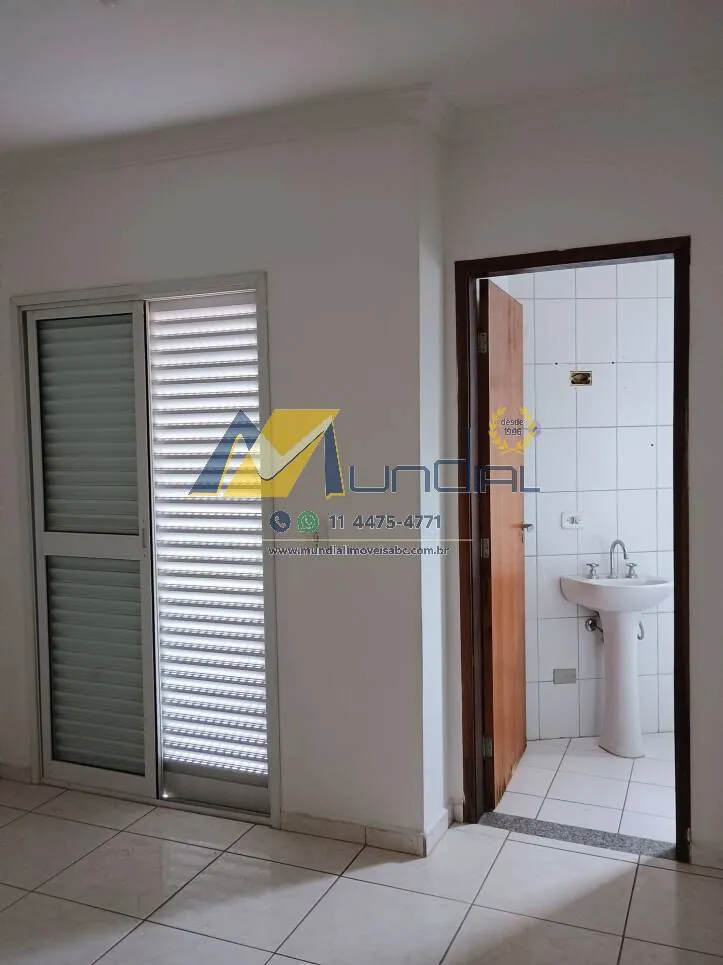 Imagem Sobrado com 2 Suítes na Vila Curuçá - Santo André - lado da linha trolebus