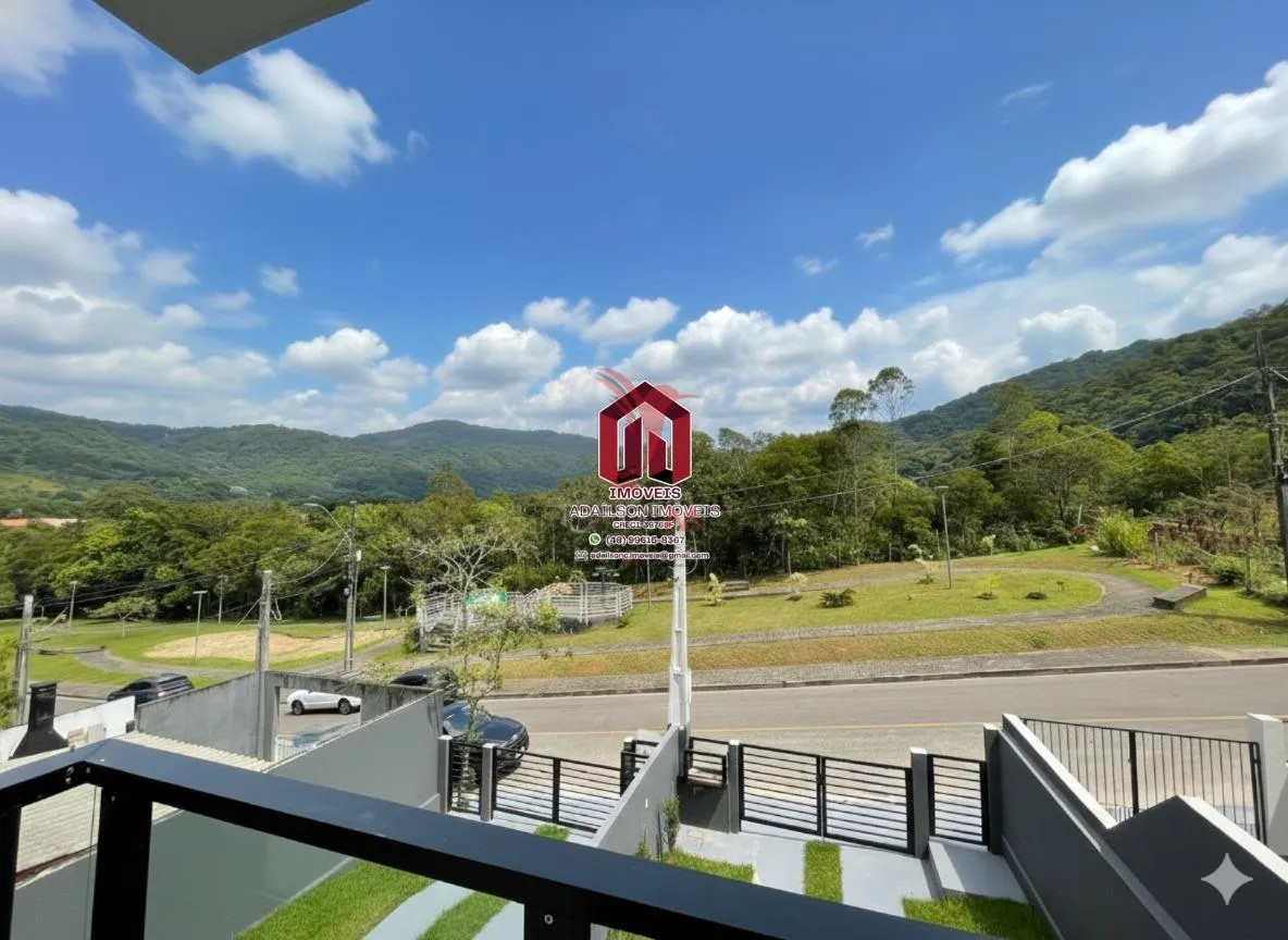 Imagem Sobrado à venda com 2 suítes no Jardim Botânico - São José SC