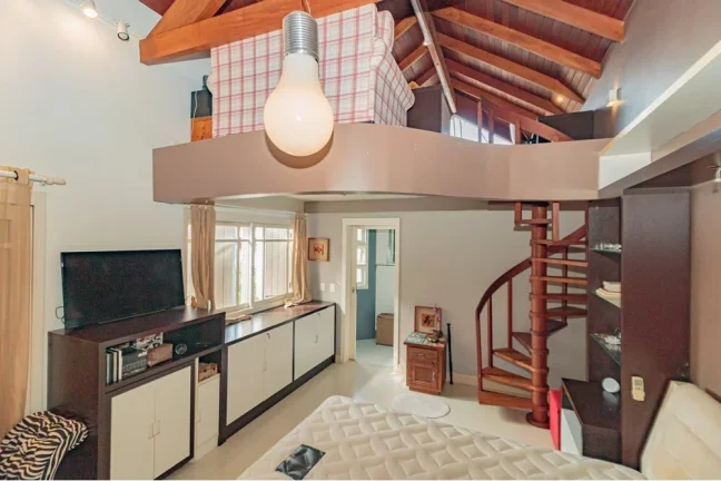 Imagem Casa para venda no bairro Chácara das Pedras em Porto Alegre