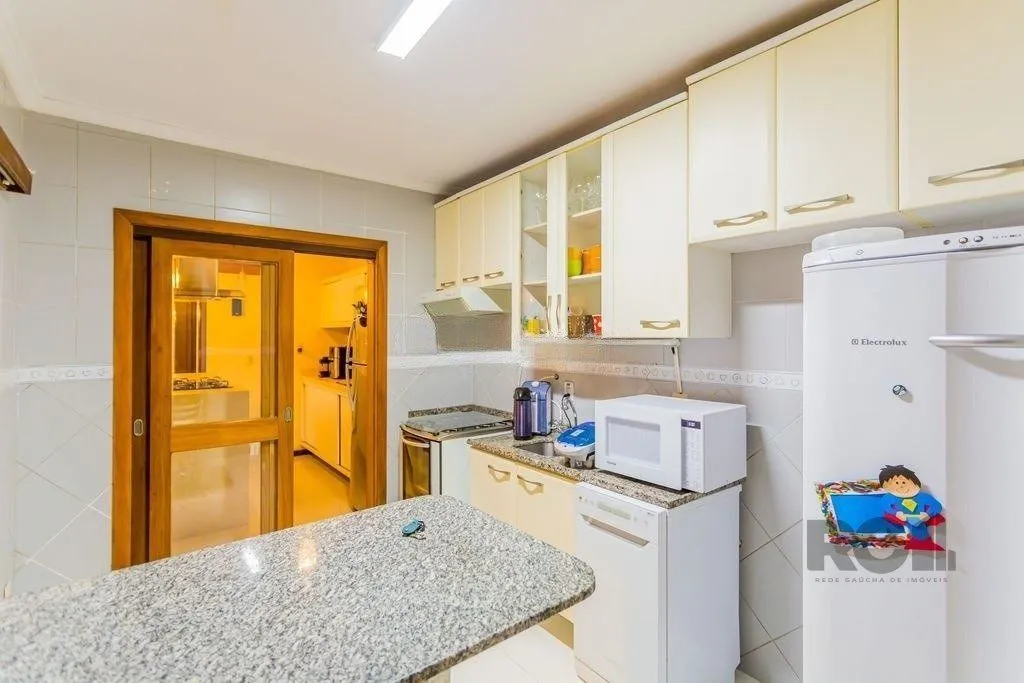 Imagem Casa em condomínio de 155m², 3 dormitórios, 4 vagas no bairro Espírito Santo