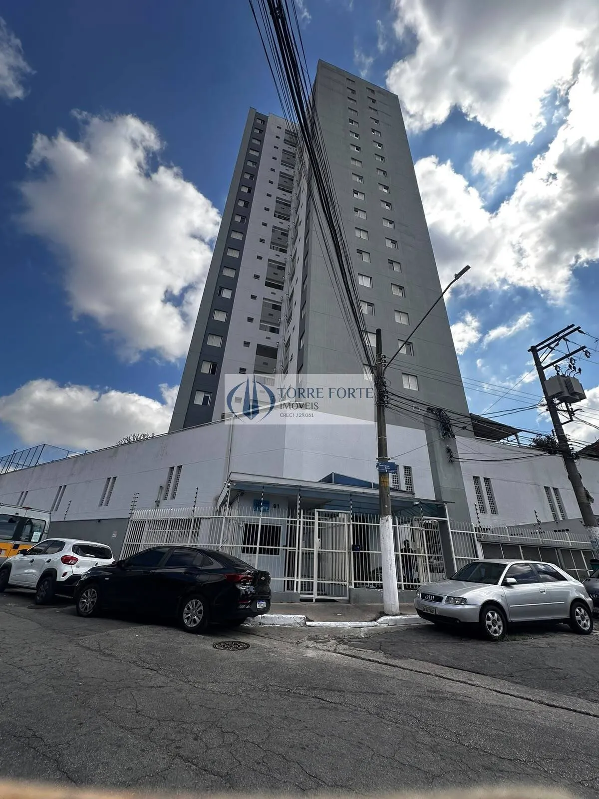 Foto do imóvel oportunidade única apartamento 2 quartos Reformado e amplo em Rua Jaime Taveira