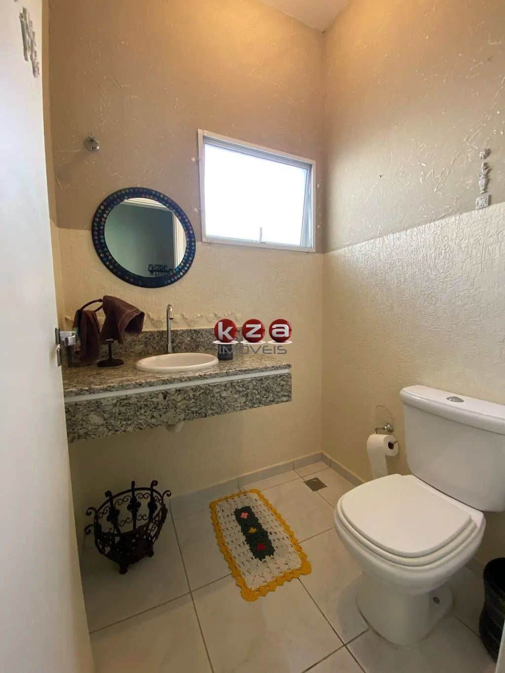 Imagem Casa de Luxo em Condomínio na Vila Capuava, Valinhos-SP: 3 Quartos, 2 Suítes, 2 Salas, 4 Banheiros, 4 Vagas, 191m².