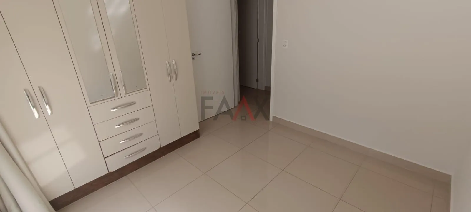 Imagem Apartamento Semi Mobiliado no Edifício Verona Próximo à Campo Real