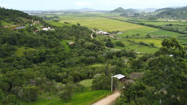 Imagem Terreno Exclusivo à Venda na Ressacada, Garopaba-SC - Vista Panorâmica para a Serra do Tabuleiro e Vale!