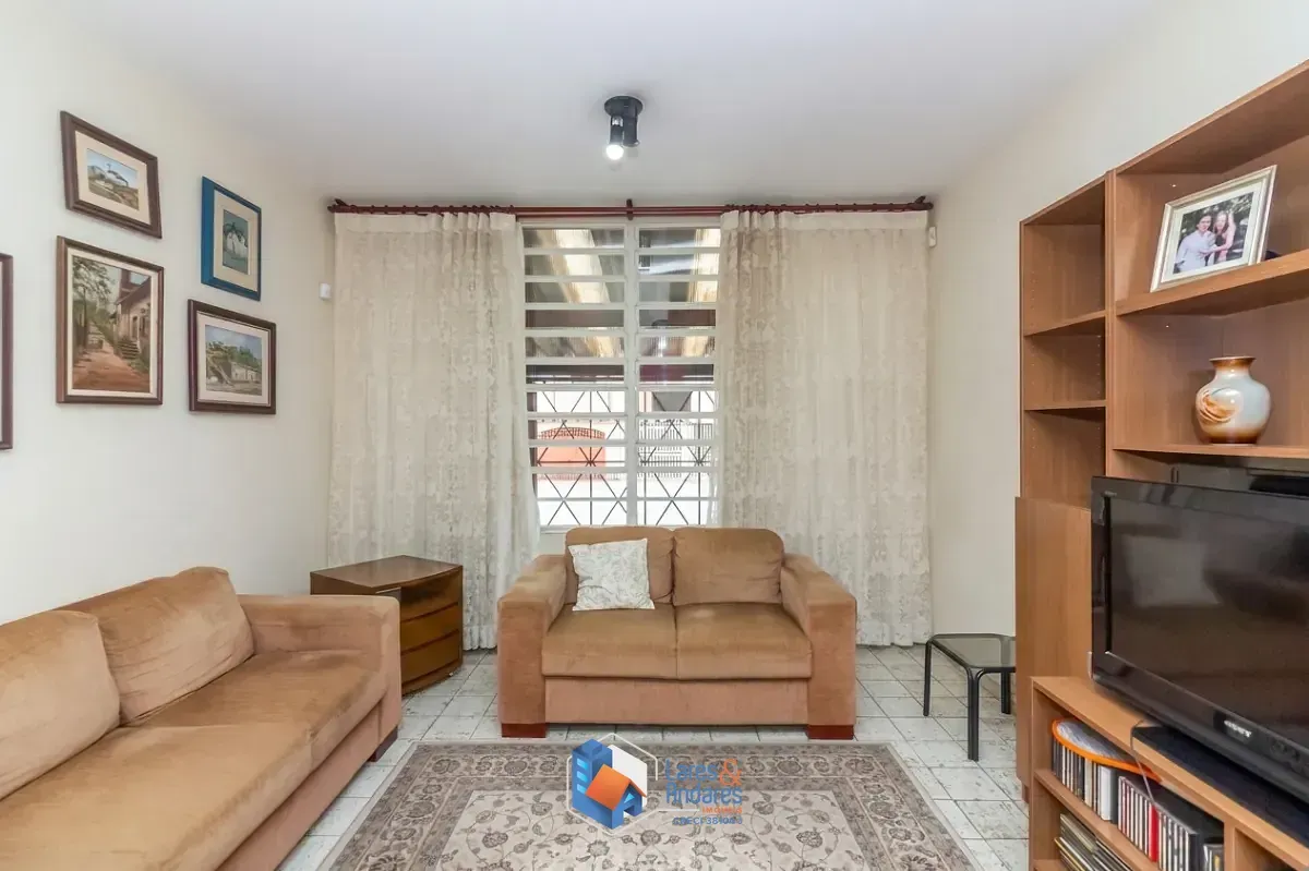 Imagem Sobrado para venda em Vila Cordeiro com 4 quartos, sendo 1 suíte, 160m²