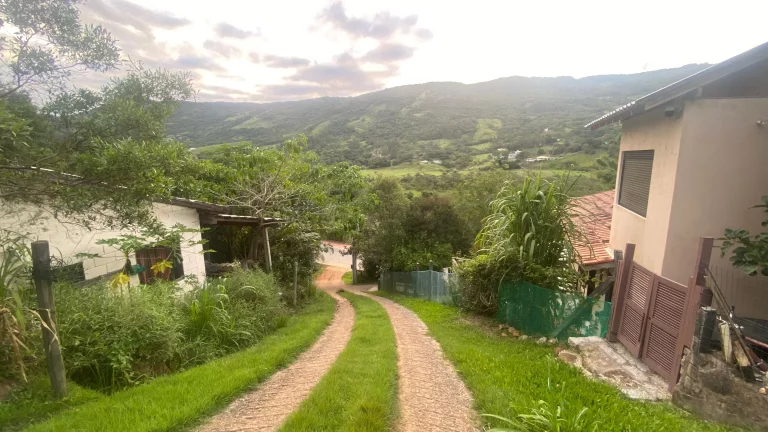 Imagem Oportunidade única: Terreno à venda em Garopaba-SC, Bairro Macacu, 1.000m² de área!