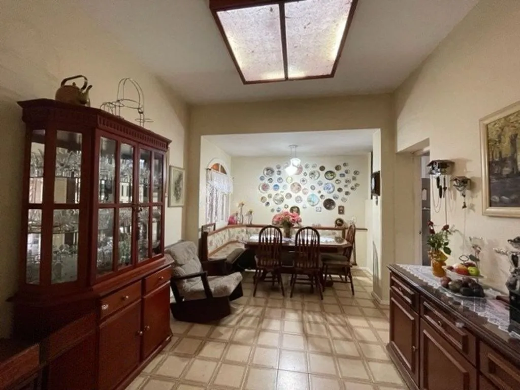Imagem Casa 4 dormitórios no bairro Santa Tereza