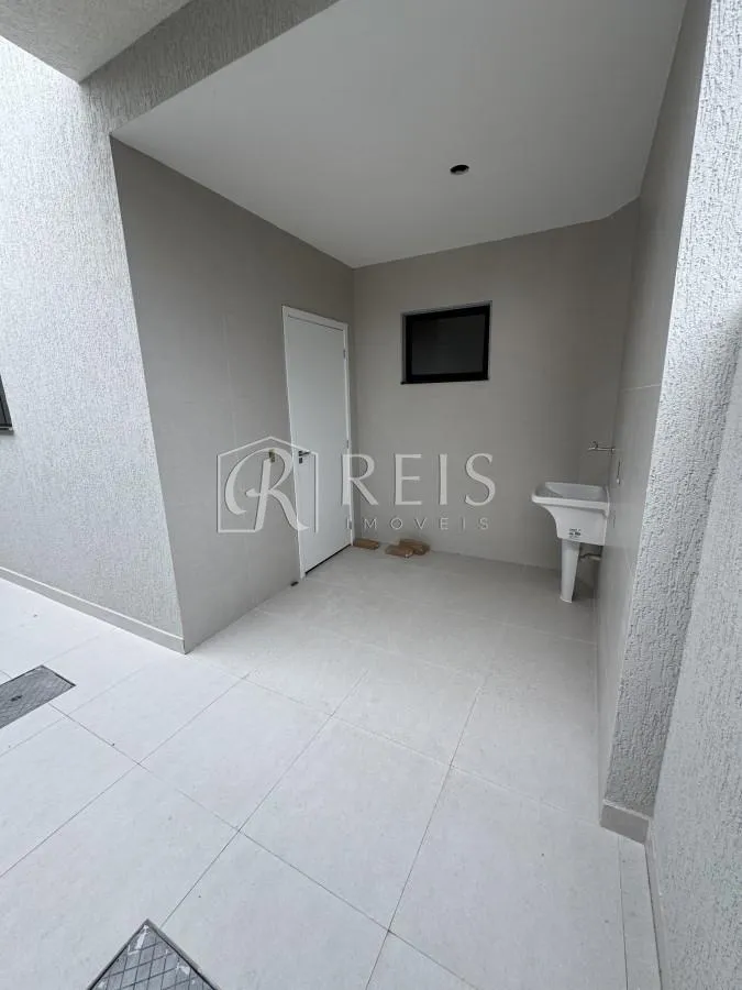 Imagem Casa para Venda em Rio das Ostras, Costazul, 3 dormitórios, 3 suítes, 4 banheiros, 3 vagas