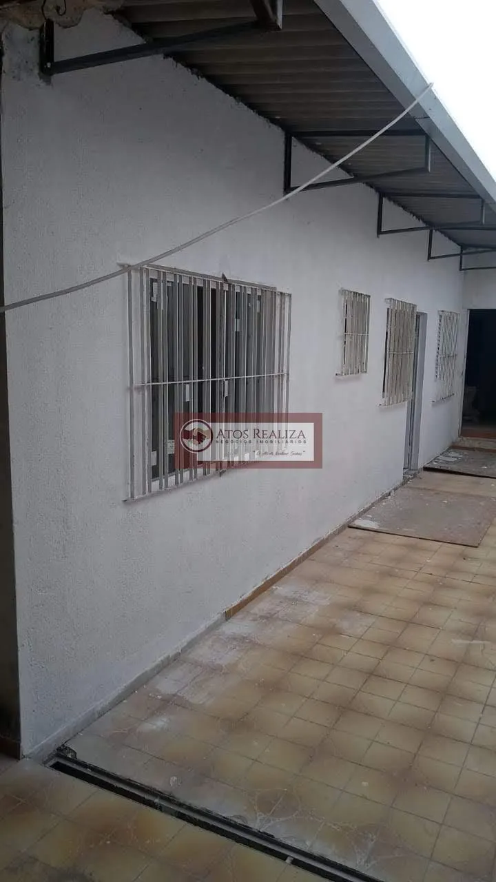 Imagem Oportunidade única de investimento no parque América. Vendo casa com Área total 243m² no parque América, Casa com 3 Dormitorios sendo 1 Suíte, vaga de garagem, 2 Kitnets com, quarto, sala, cozinha, banheiros cada, 2 salões comercial, uma grande oportunida