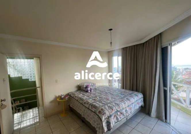 Imagem Ampla Casa de dois Pavimentos no Jardim Atlântico