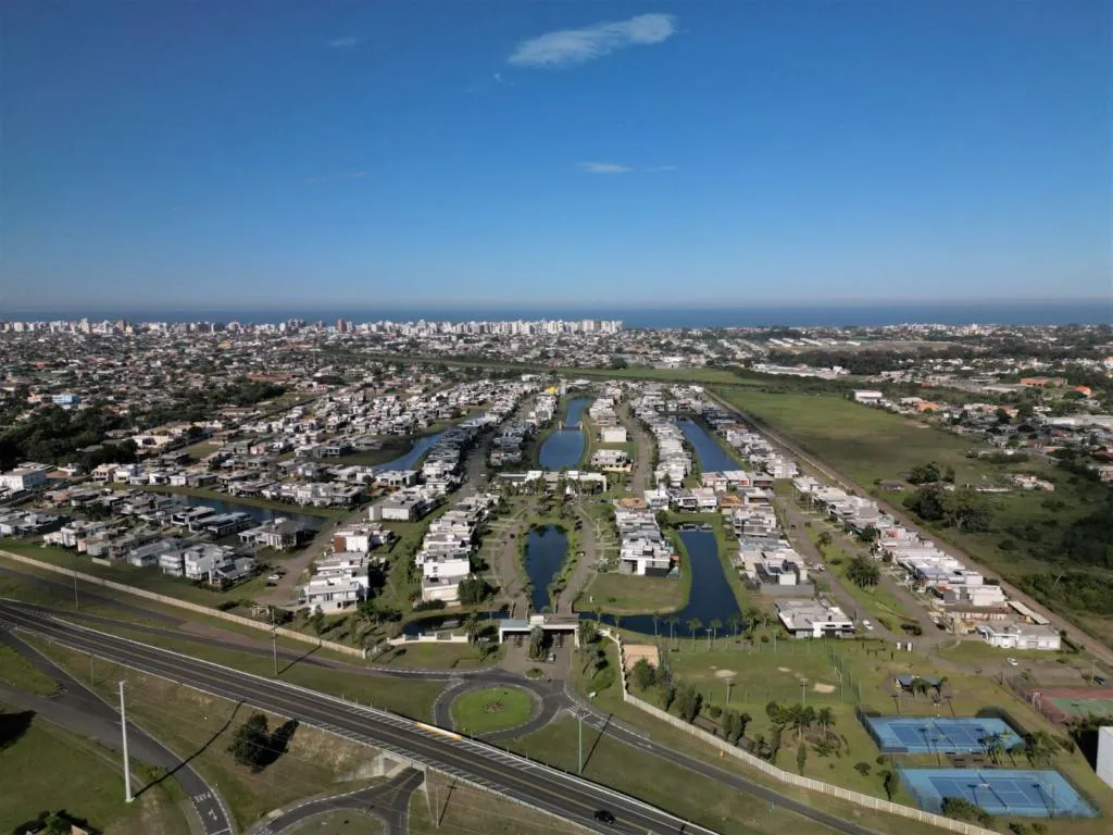 Imagem Sobrado 4 Dormitórios - Bairro Novo Louro