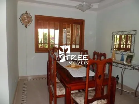 Imagem CASA A VENDA EM MOGI DAS CRUZES LOCALIZADO NO CONDOMÍNIO MONTEREY VILLE COM A/T: 600m² A/C: 390m² distribuídos em 3 suítes, sala de estar, sala de jan