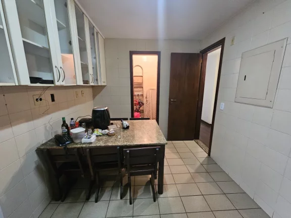 Imagem Apartamento de 3 quartos (sendo 1 suite com varanda e 1 quarto revertido) em Agriões, Teresópolis RJ