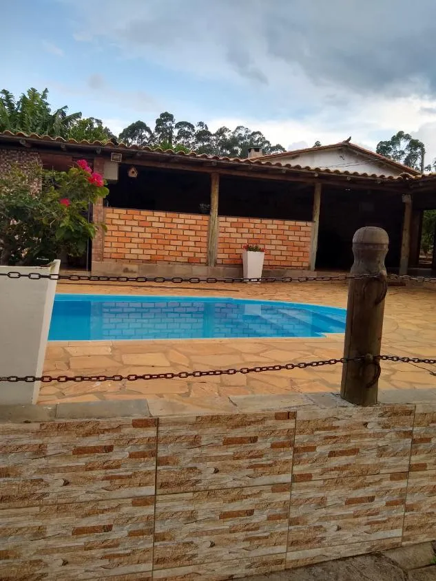 Imagem Vendo linda chácara em Crucilândia/MG com 1.200 m² de área total