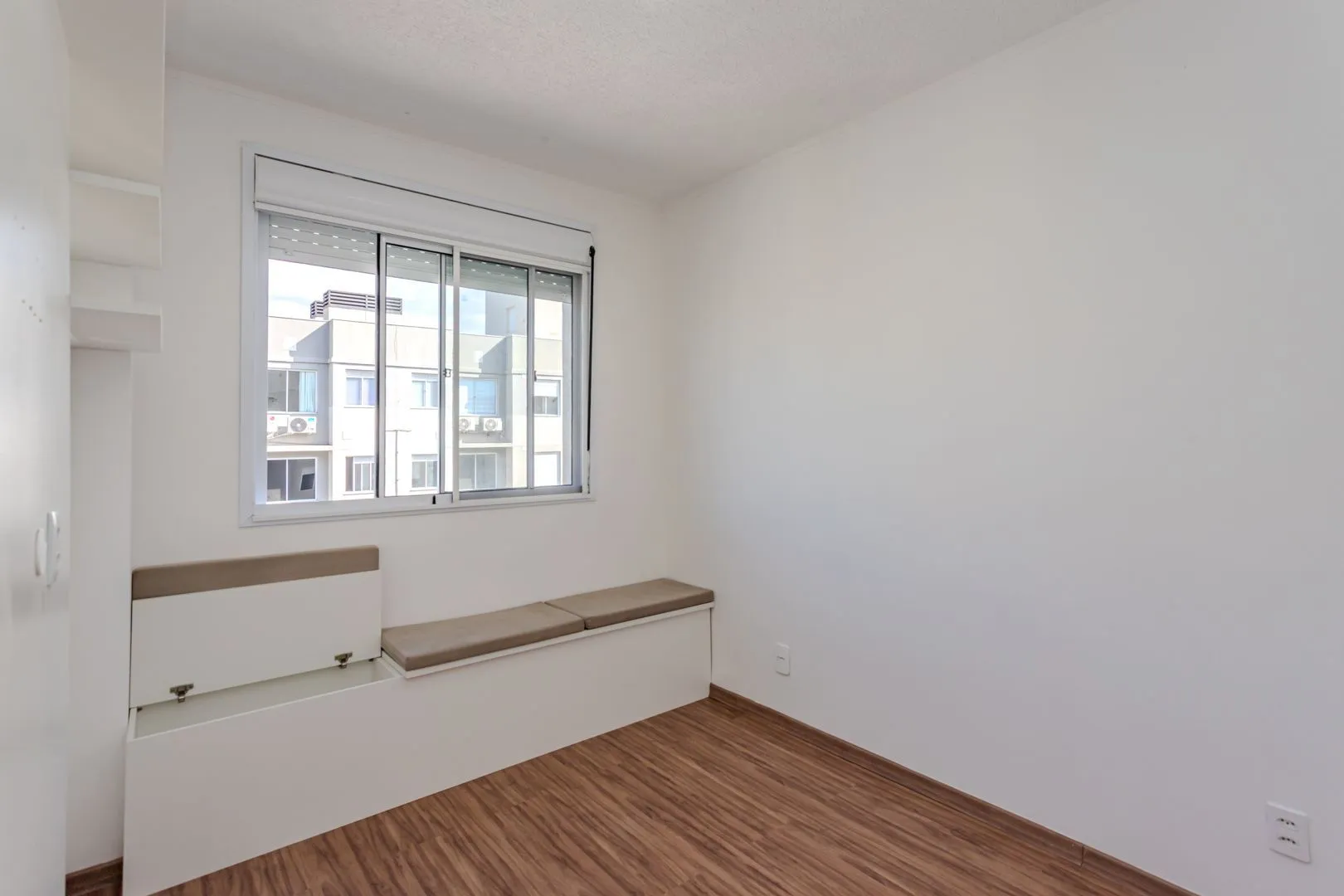Imagem Apartamento no Sarandi de 2 dormitórios vaga e infra DESOCUPADO