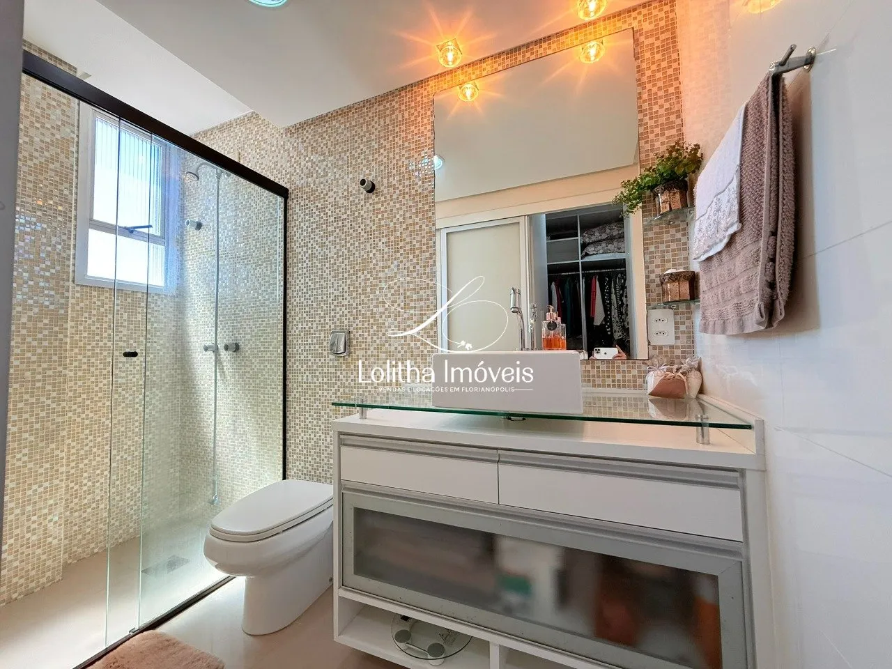 Imagem APARTAMENTO À VENDA COM 3 QUARTOS, SENDO 1 SUÍTE, EM COQUEIROS, FLORIANÓPOLIS/SC