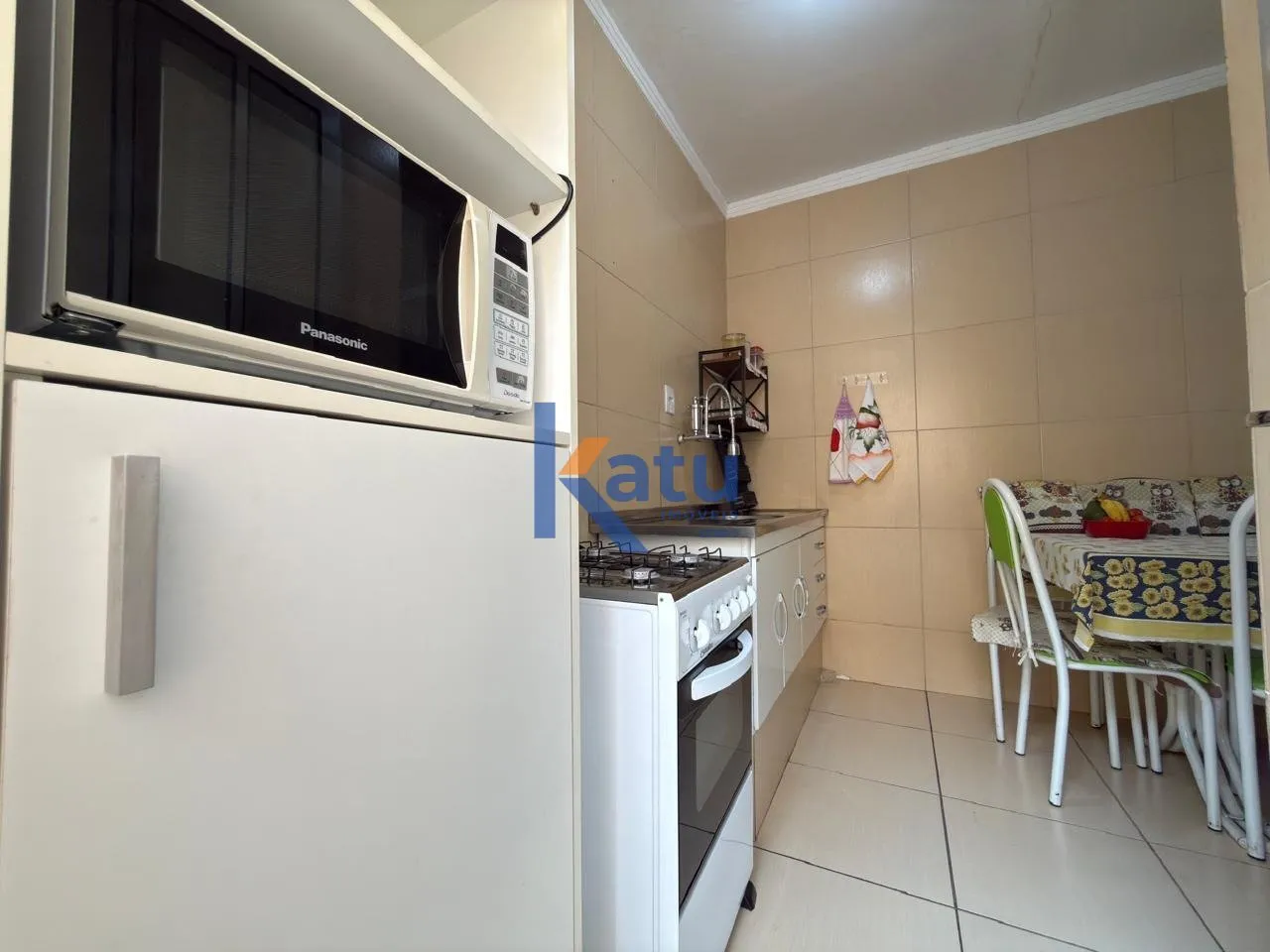 Imagem CASA PARA VENDA NO BAIRRO ELOY CHAVES EM JUNDIAÍ/SP

O imóvel possui 01 sala de estar equipada com...
