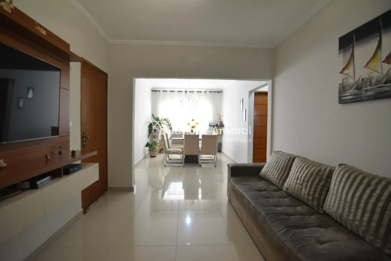 Imagem Casa à venda no bairro Jardim América em Paulínia/SP.