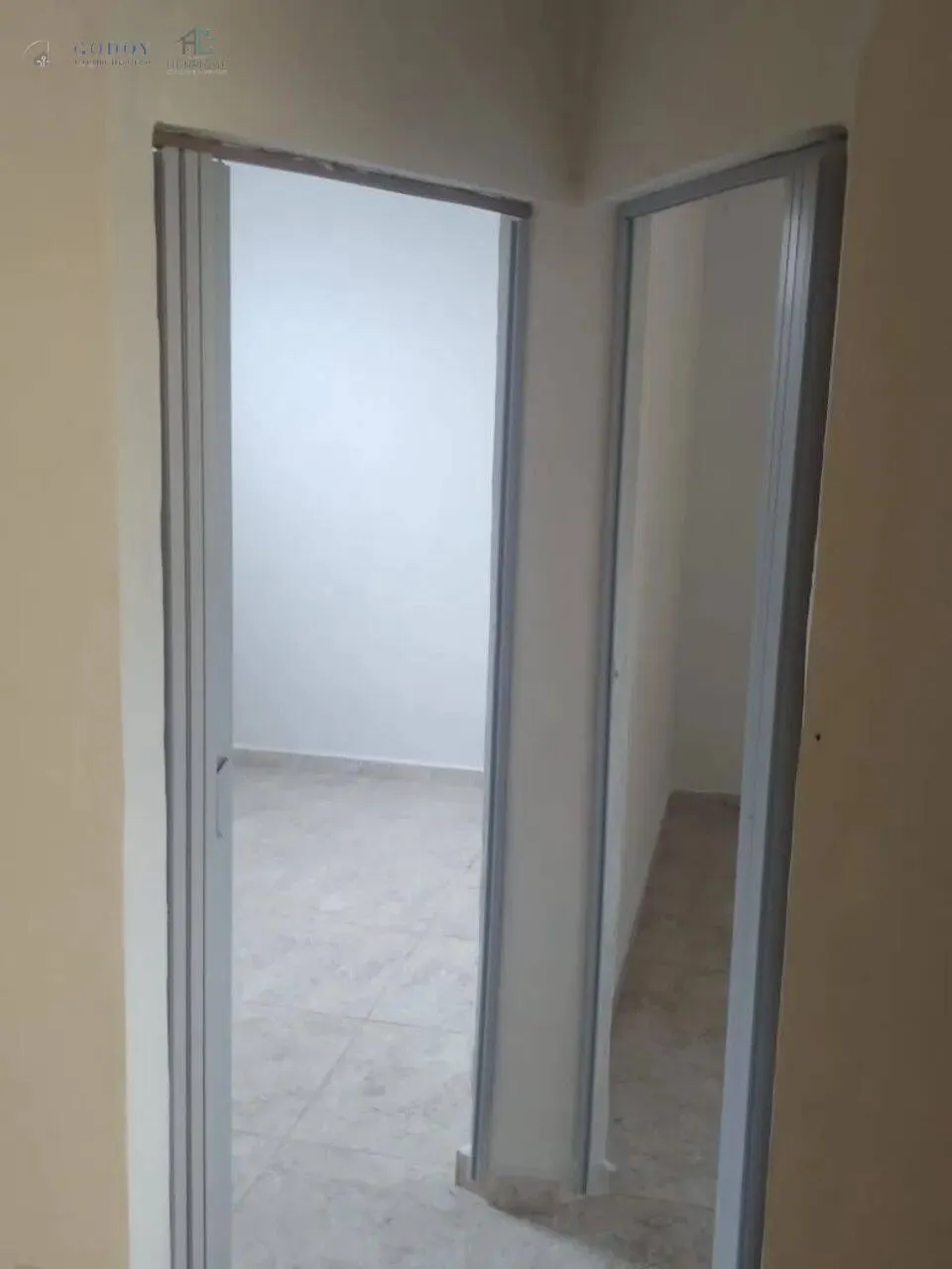 Imagem Casa Nova de Fundos em Excelente Localização