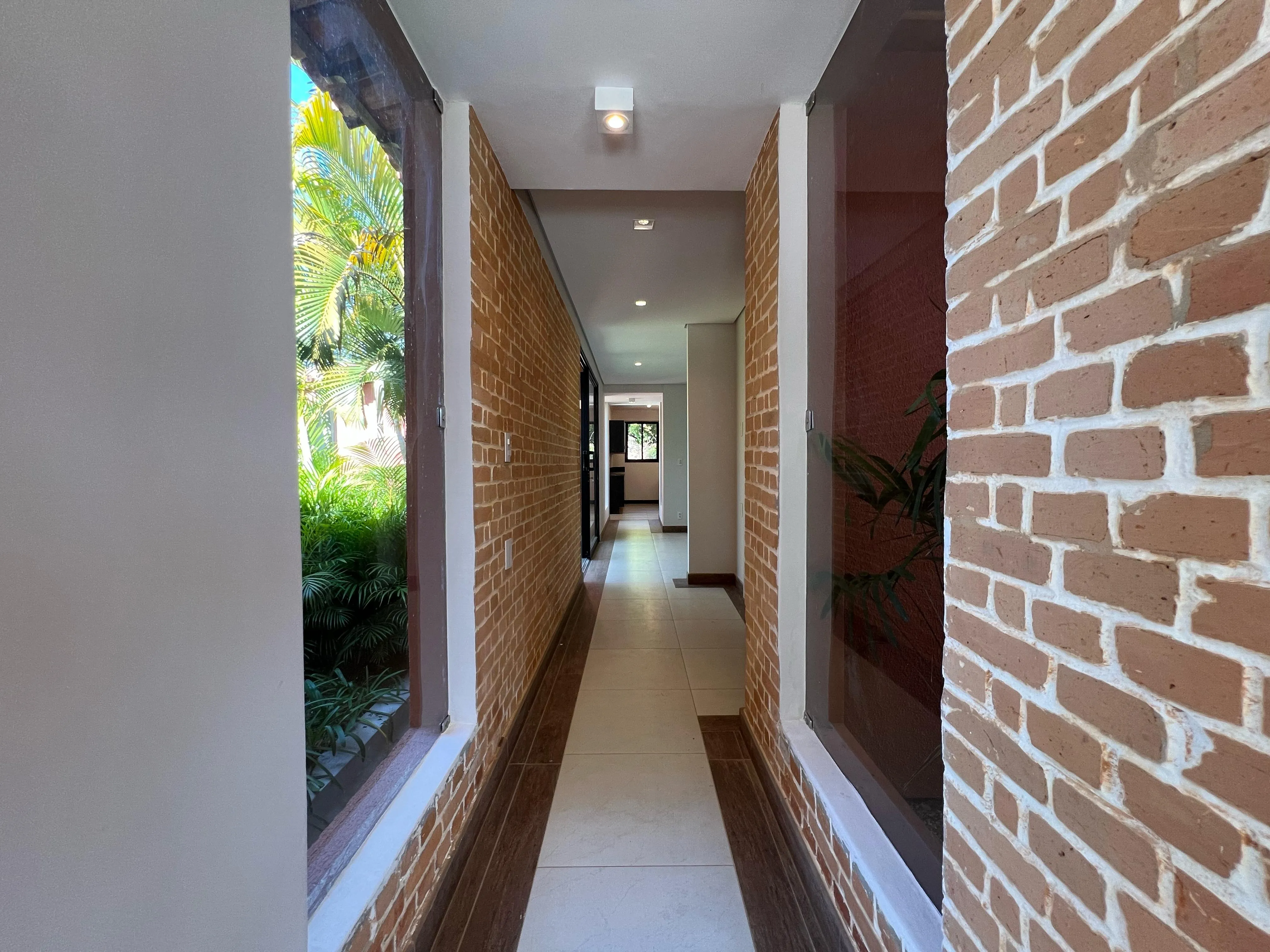 Imagem Casa de Alto Padrão com Arquitetura Exclusiva em Condomínio Privilegiado Residencial Chácara Santa Maria