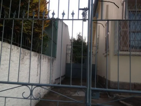 Imagem Casa para Venda - 80m², 3 dormitórios, 6 vagas - Medianeira