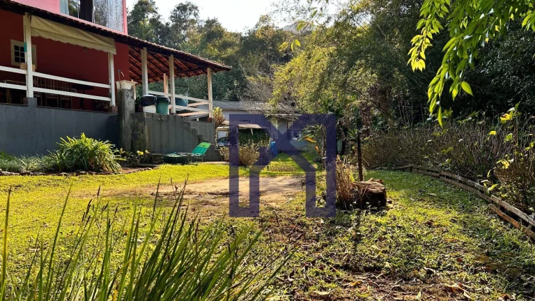Imagem Chácara com 5 dormitórios à venda, 10000 m² por R$ 750.000,00 - São Pedro - Itajubá/MG