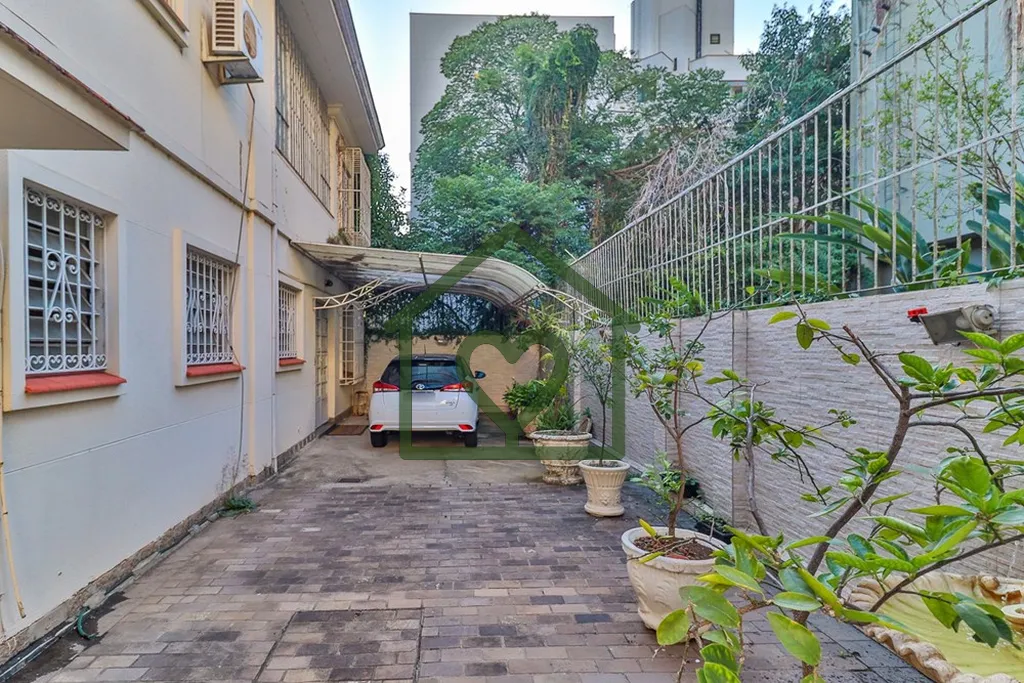 Imagem Oportunidade Corporativa de Prestígio na Rua Miguel Tostes, 335

Localizada no coração de um dos ...