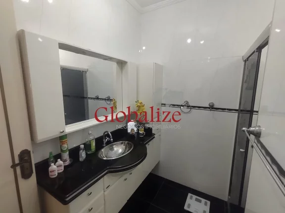 Imagem Sobrado com 251m², 5 dormitórios à venda na Ponta da Praia por R$1.930.000,00.