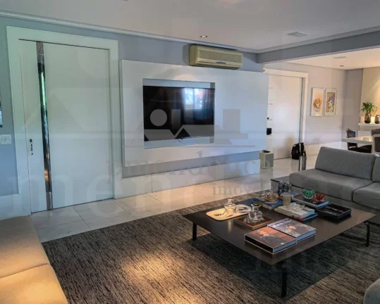 Imagem Apartamento em Higienópolis com 3 suítes e 4 vagas, 292,13m².