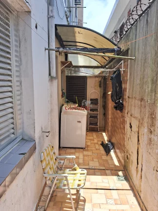 Imagem Apartamento térreo de fundos de 1 dormitório para reforma em Santos no Embaré à venda por R$ 325.000,00