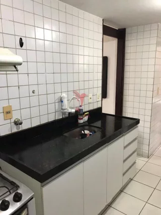 Imagem Apartamento em Manaíra . Com varanda e vista parcial do mar. Dependência