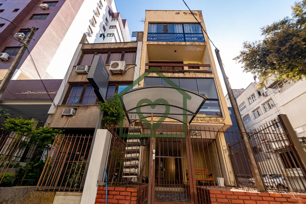 Imagem Com 54m² bem distribuídos, o apartamento conta com 1 dormitório. 
 
O imóvel passou por melhoria...