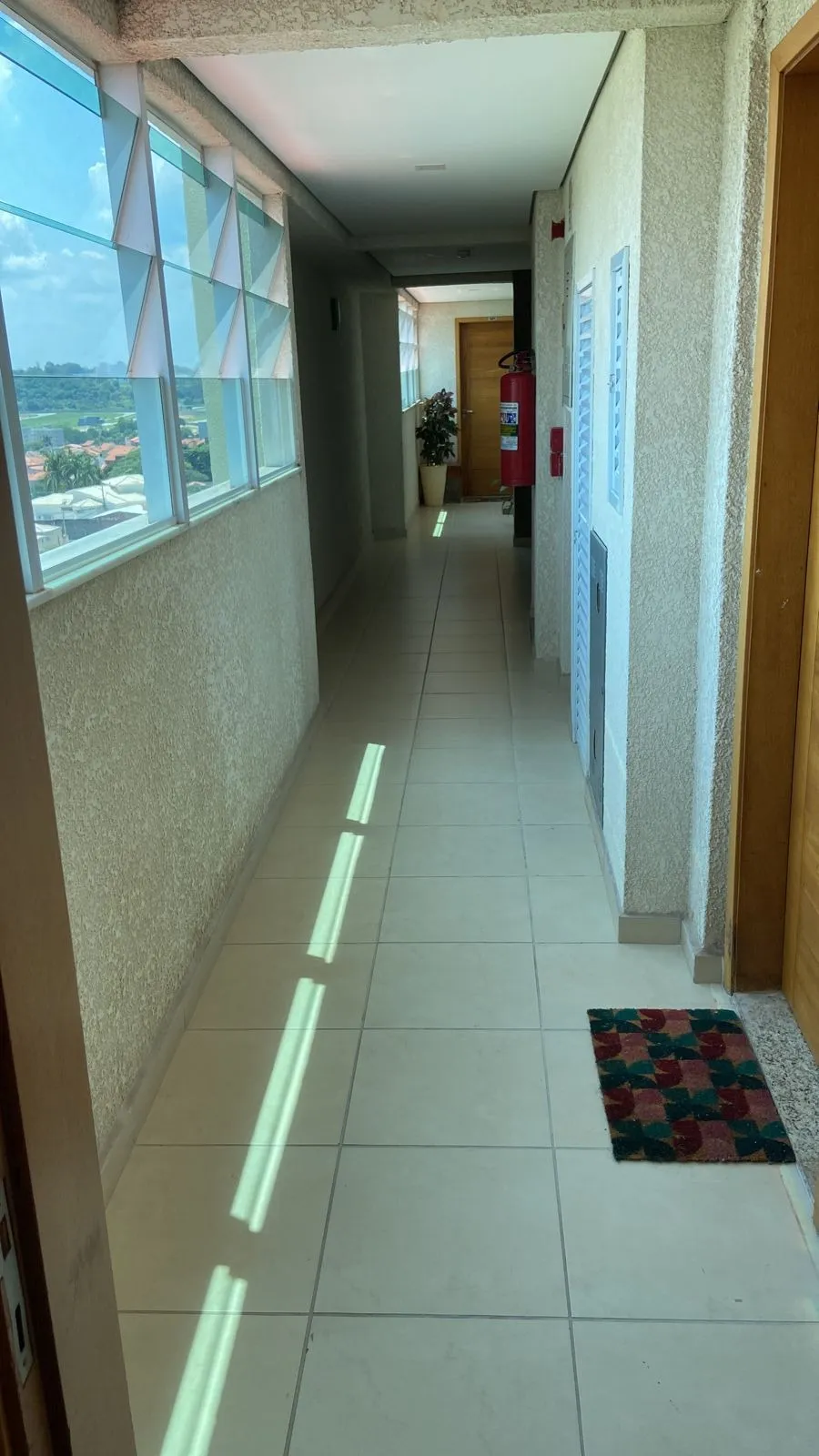 Imagem Apartamento Elegante no Edifício Nena Moncayo - 2 Dormitórios, Suíte e Vista Deslumbrante