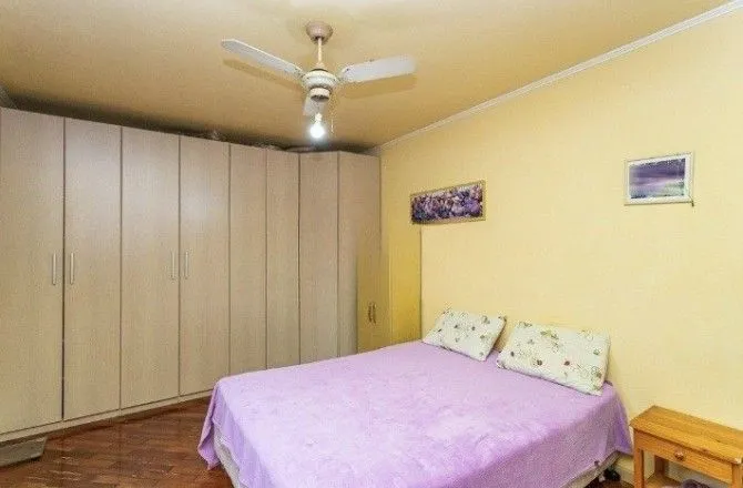 Imagem Casa com 2 dormitórios ,sendo 1 suíte para venda no bairro Tristeza em Porto Alegre/RS.
