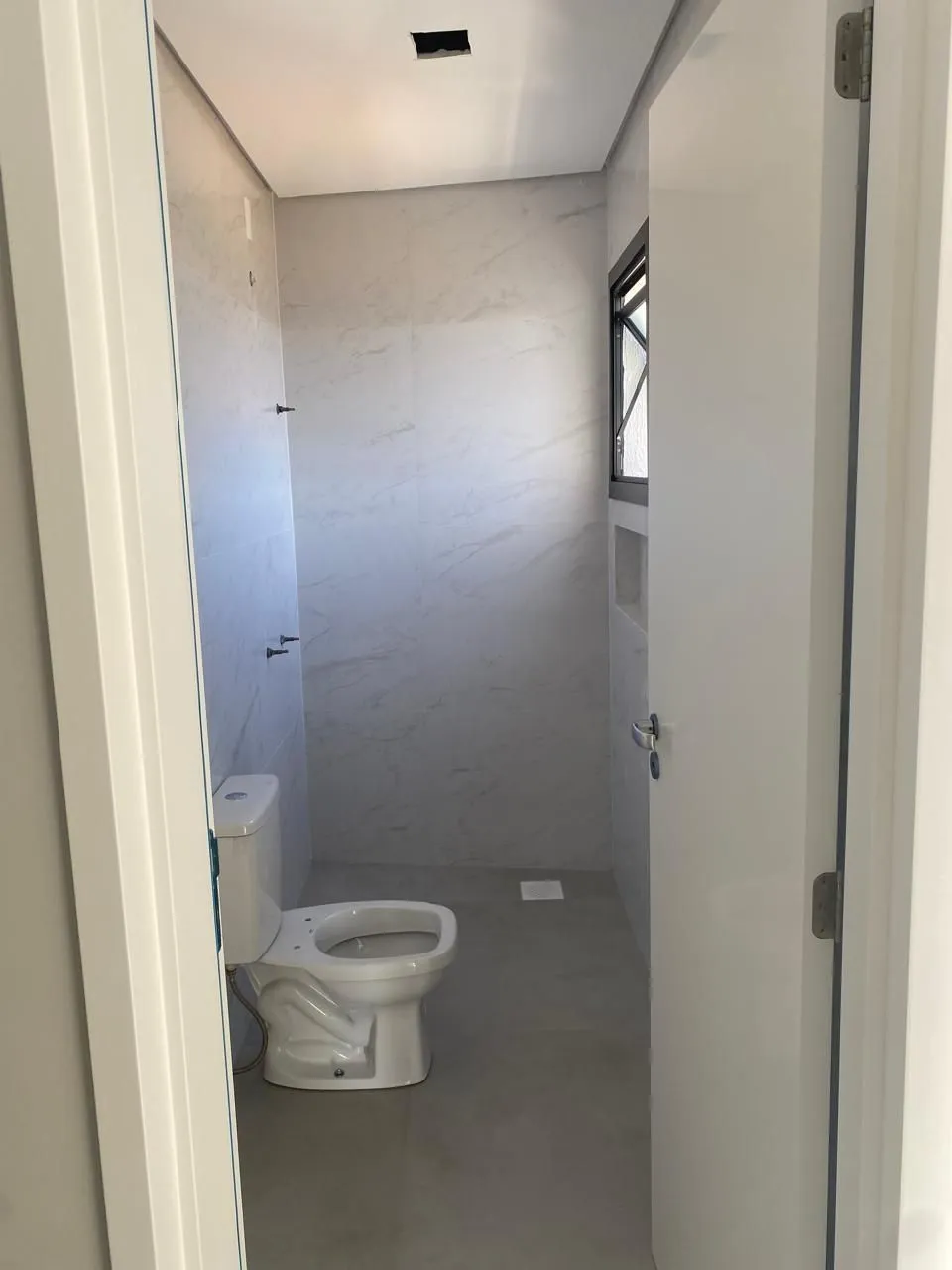 Imagem Casa com 03 quartos, sendo 01 suíte na Praia da Cal