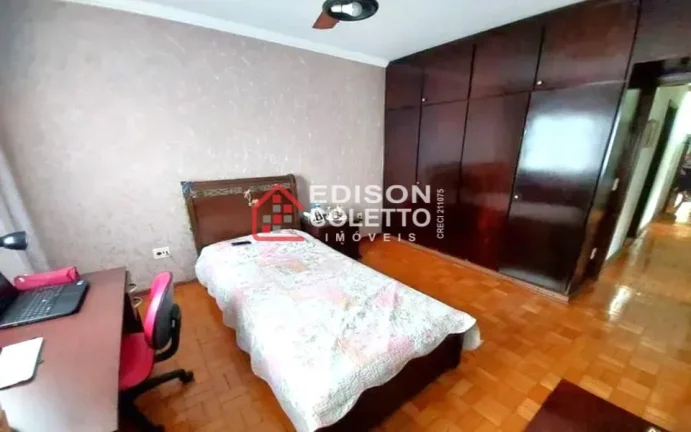 Imagem Excelente casa à venda no Jardim Elite oferece um estilo de vida charmoso e prático"