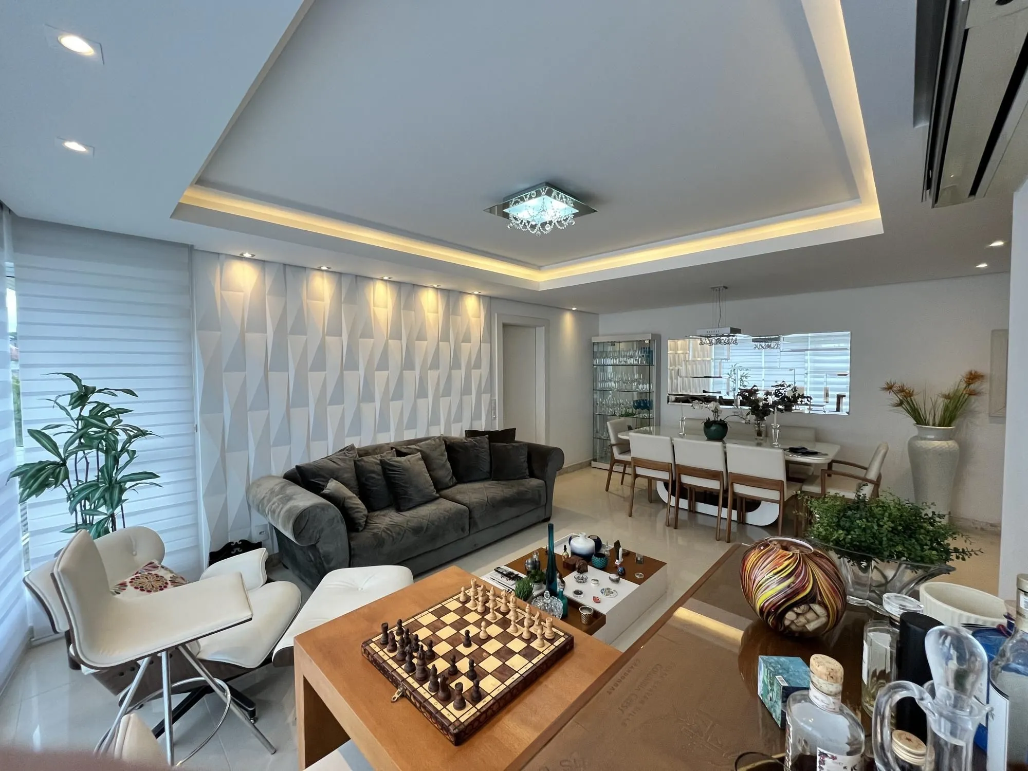 Imagem Excelente apartamento de 3 dormitórios, suíte, 2 vagas, no Bairro Boa Vista.