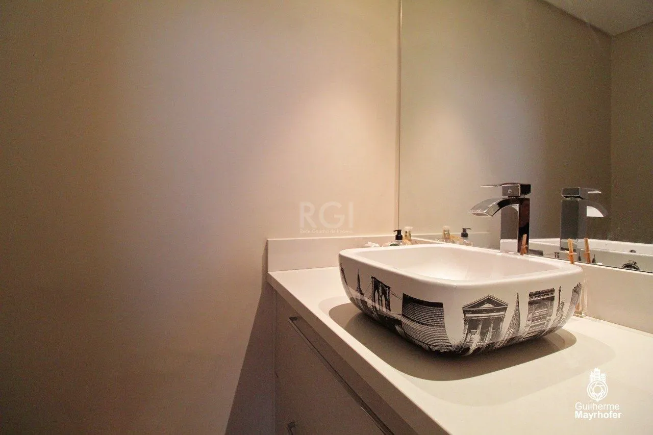 Imagem Casa para Venda - 650m², 4 dormitórios, sendo 3 suites, 4 vagas - Chácara das Pedras