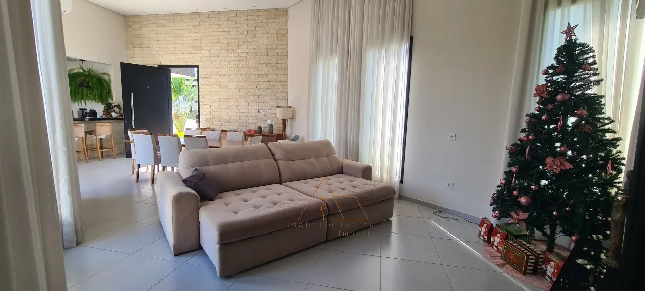 Imagem Imperdível! Casa à venda em Salto-SP, Condomínio Terras de Mont Serrat. 4 quartos, 2 suíte, 2 salas, 6 banheiros, 6 vagas de garagem, 335m².
