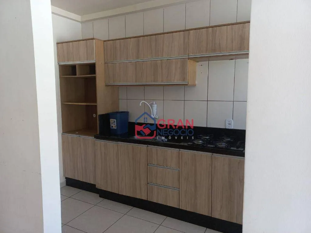 Apartamento com armários- Araucária