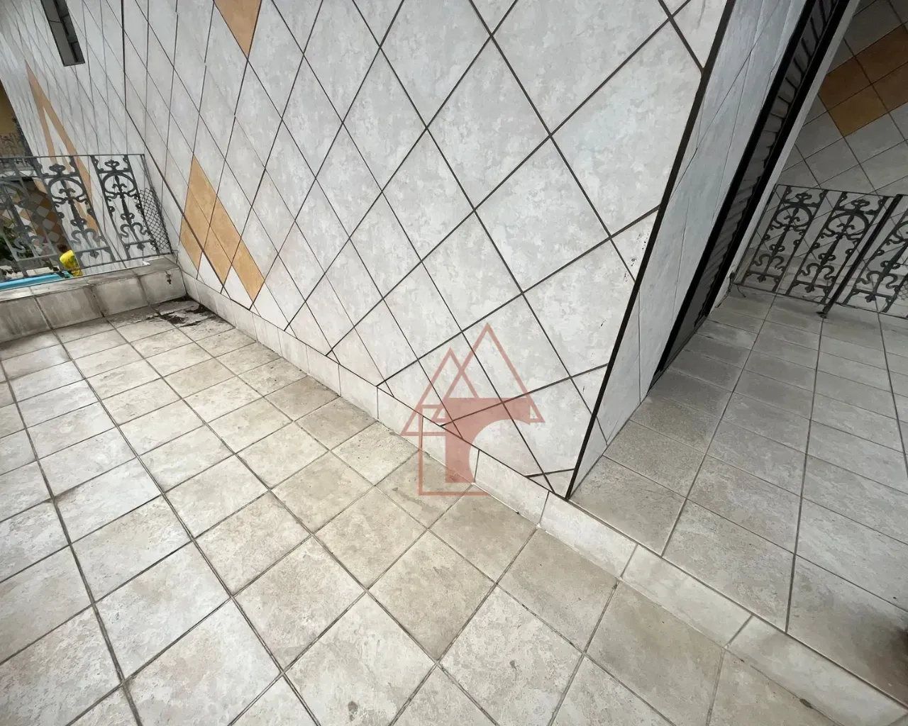 Imagem Sobrado com 4 Quartos à Venda, 367 metros em Vila Ponte Nova - Cubatão