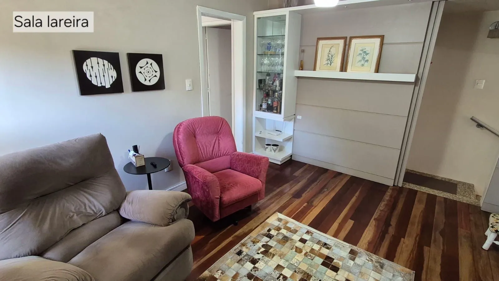 Imagem Excelente casa de 4 dormitórios, 1 suíte e 2 vagas em Novo Hamburgo.