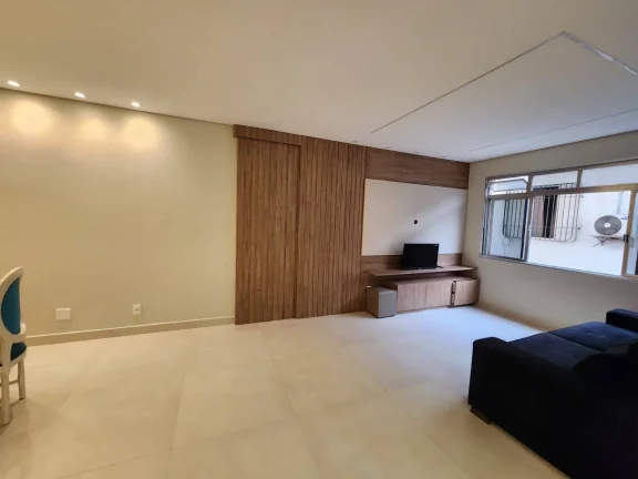 Imagem Excelente apartamento totalmente reformado na Ponta da Praia!