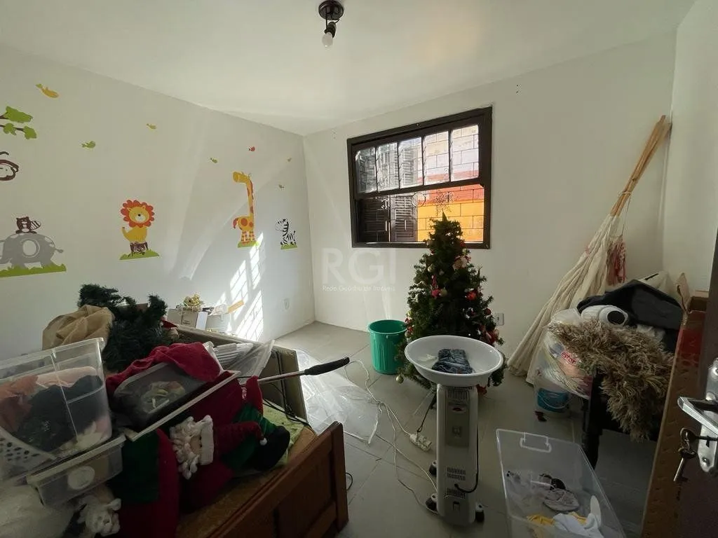 Imagem Casa para Venda - 400m², 5 dormitórios, sendo 3 suites, 4 vagas - Ipanema PORTO ALEGRE /RS