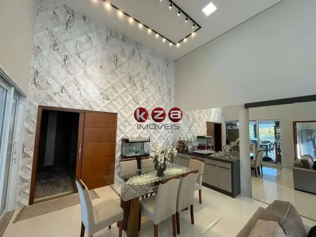 Imagem Casa de alto padrão a venda e locação, com 3 suites no Condomínio Residencial Villa Lombarda em Valinhos-SP