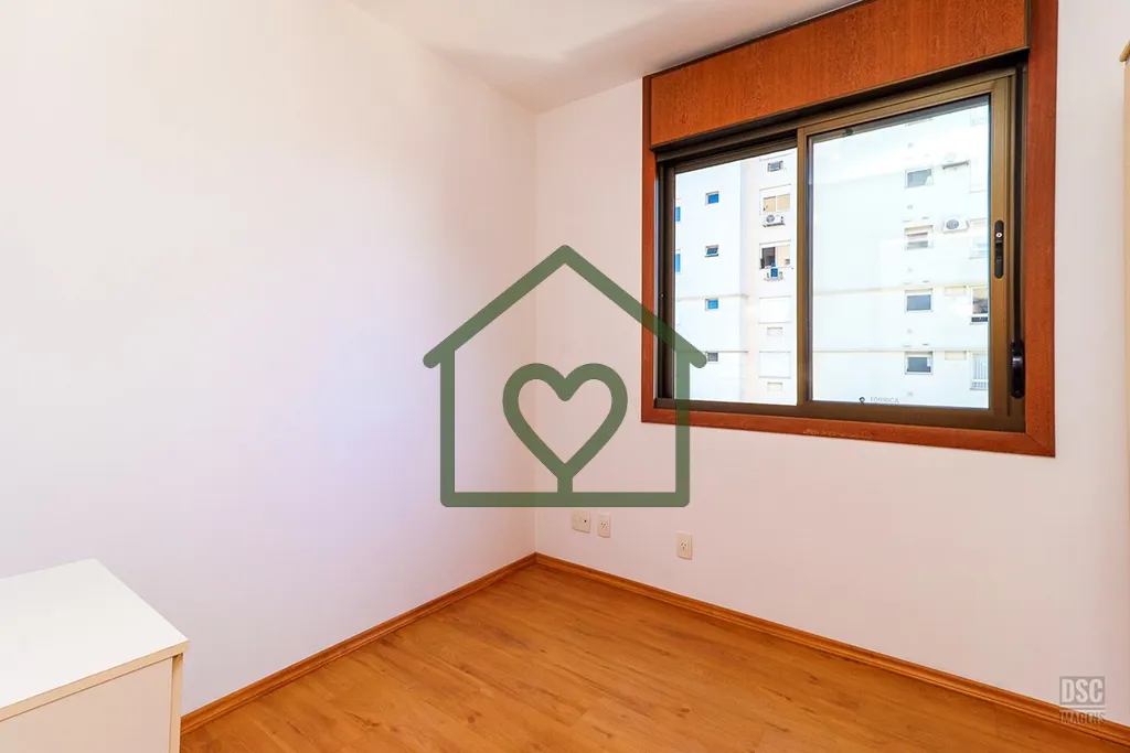Imagem No bairro Jardim Botânico, na Rua Prof. Cristiano Fischer n° 838, este apartamento com 87,74m² de...